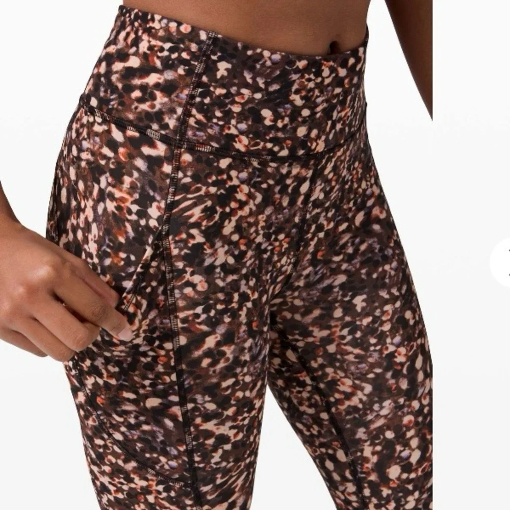 Lululemon Invigorate Hi-Rise Crop 23” Motion Flux Multi Size 8 Pockets Leggings
